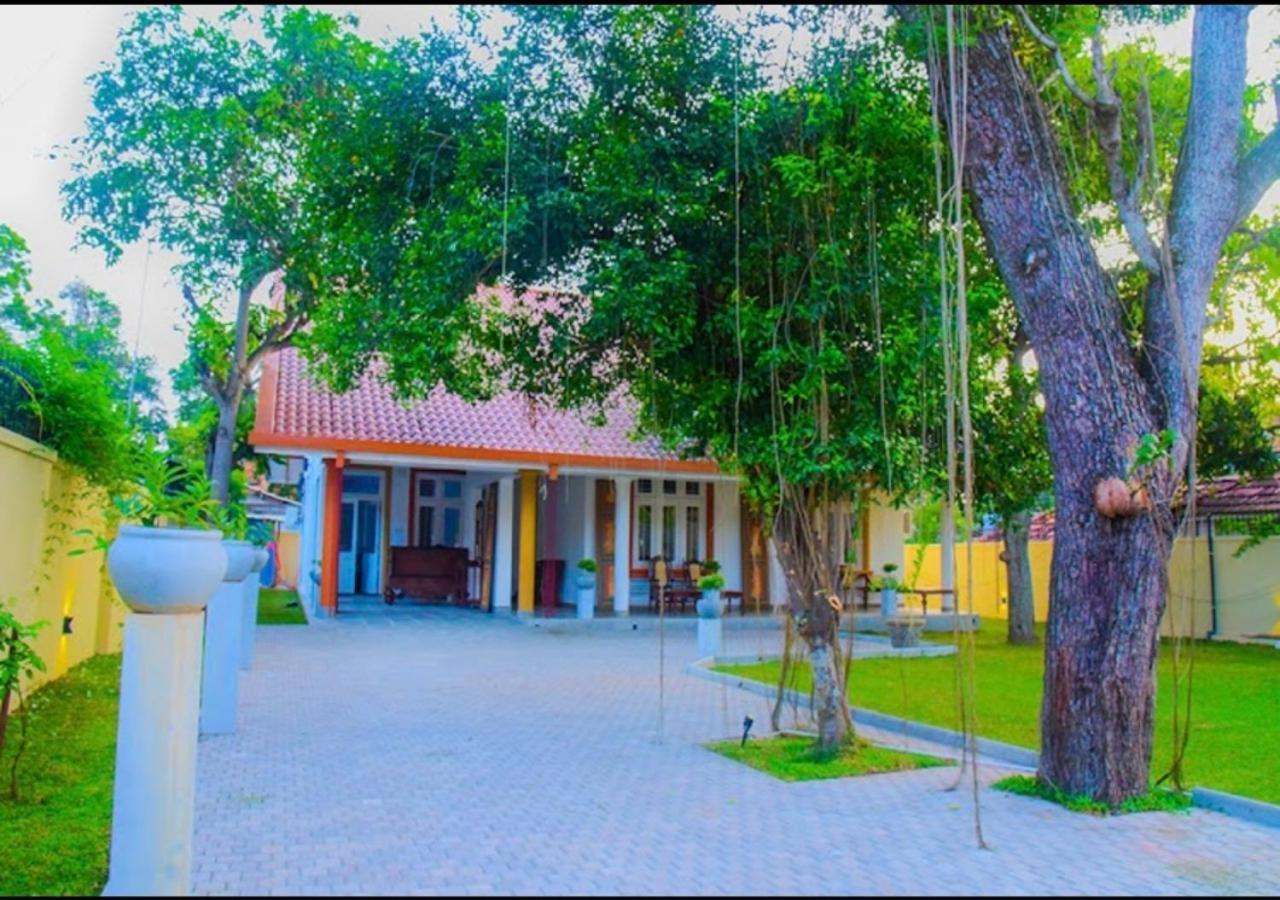 Ace Boutique Airport Otel Katunayaka Dış mekan fotoğraf