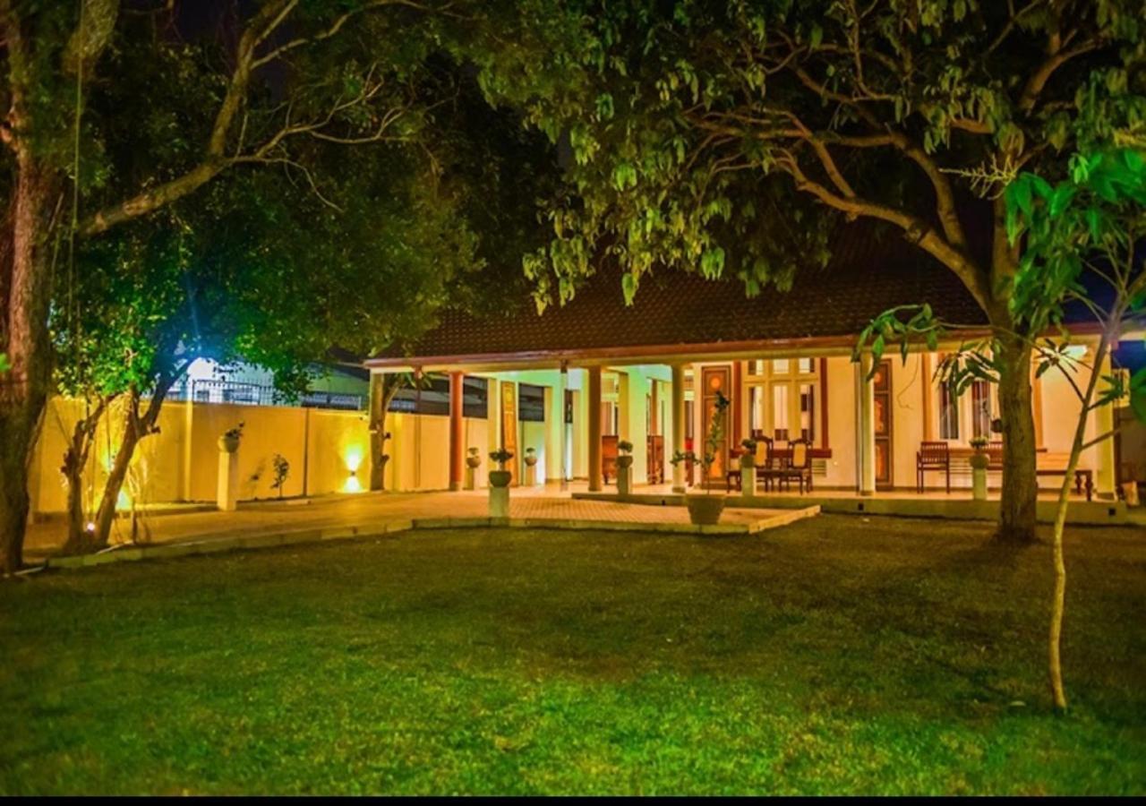 Ace Boutique Airport Otel Katunayaka Dış mekan fotoğraf