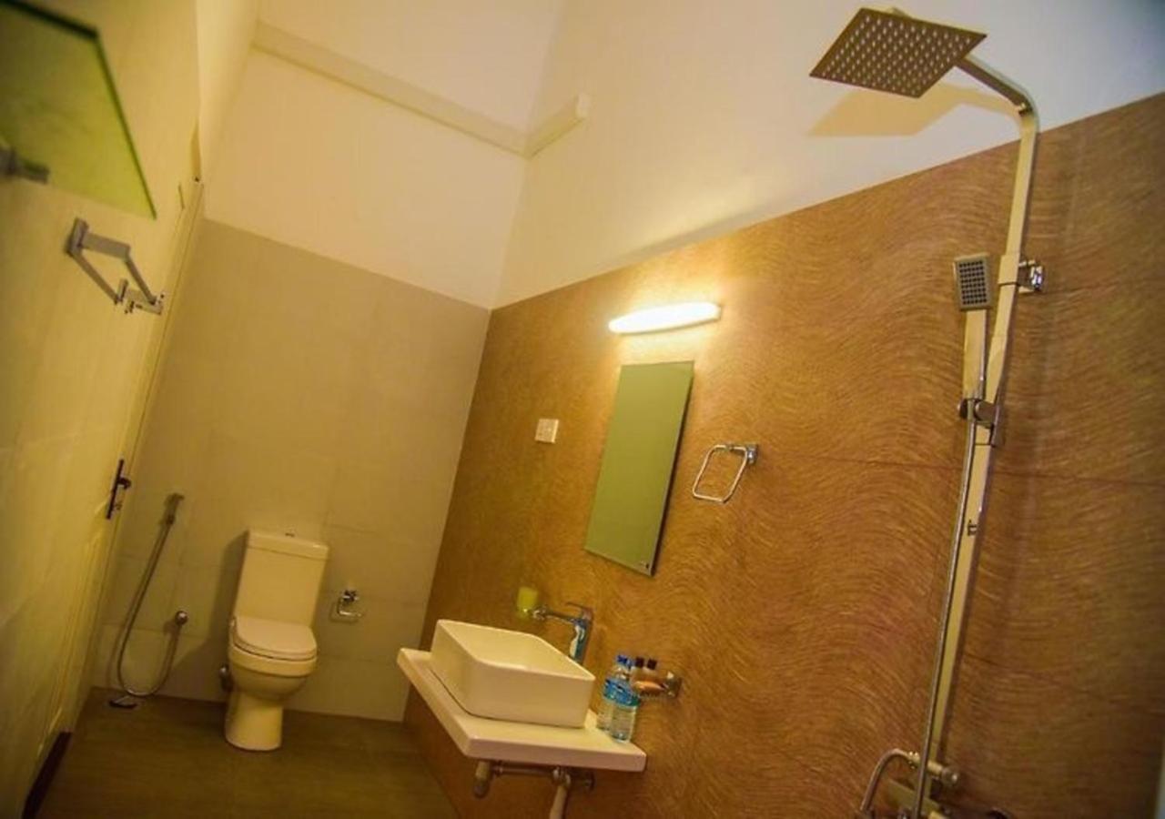 Ace Boutique Airport Otel Katunayaka Dış mekan fotoğraf